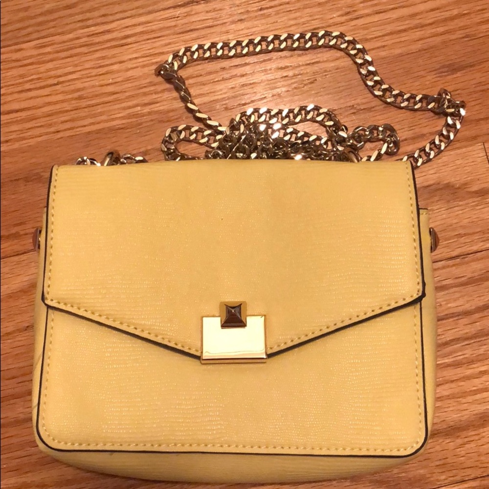 💥 SOLD 💥 Yellow Crossbody